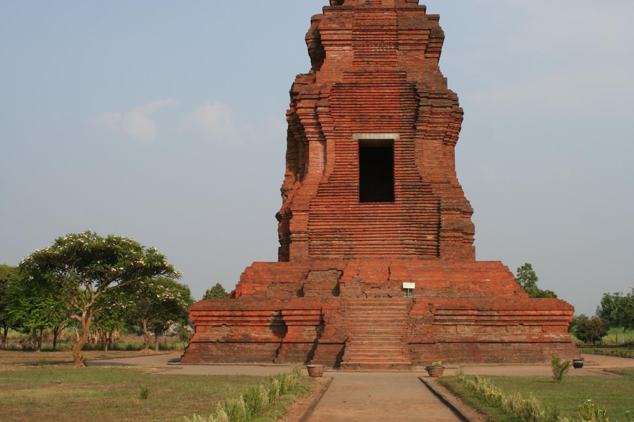  Trowulan  Surabaya Alidays