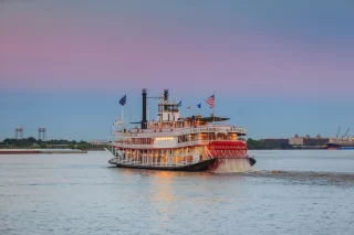 New Orleans paddle piroscafo nel fiume Mississippi