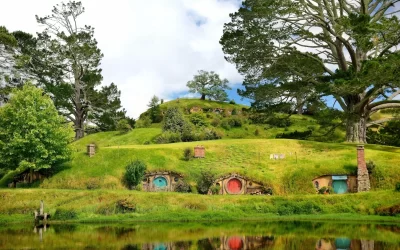 Hobbiton - paesaggio Nuova Zelanda, il luogo, dove vivono gli hobbit nei loro buchi