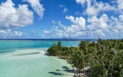 Veduta della laguna blu di Tahaa, Polinesia francese